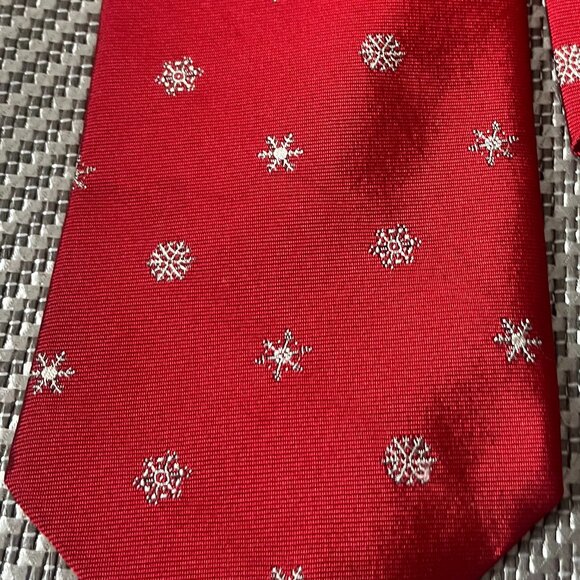 Brooks Brothers Makers 100% Silk Tie Snowflake Pattern - Picture 10 of 12